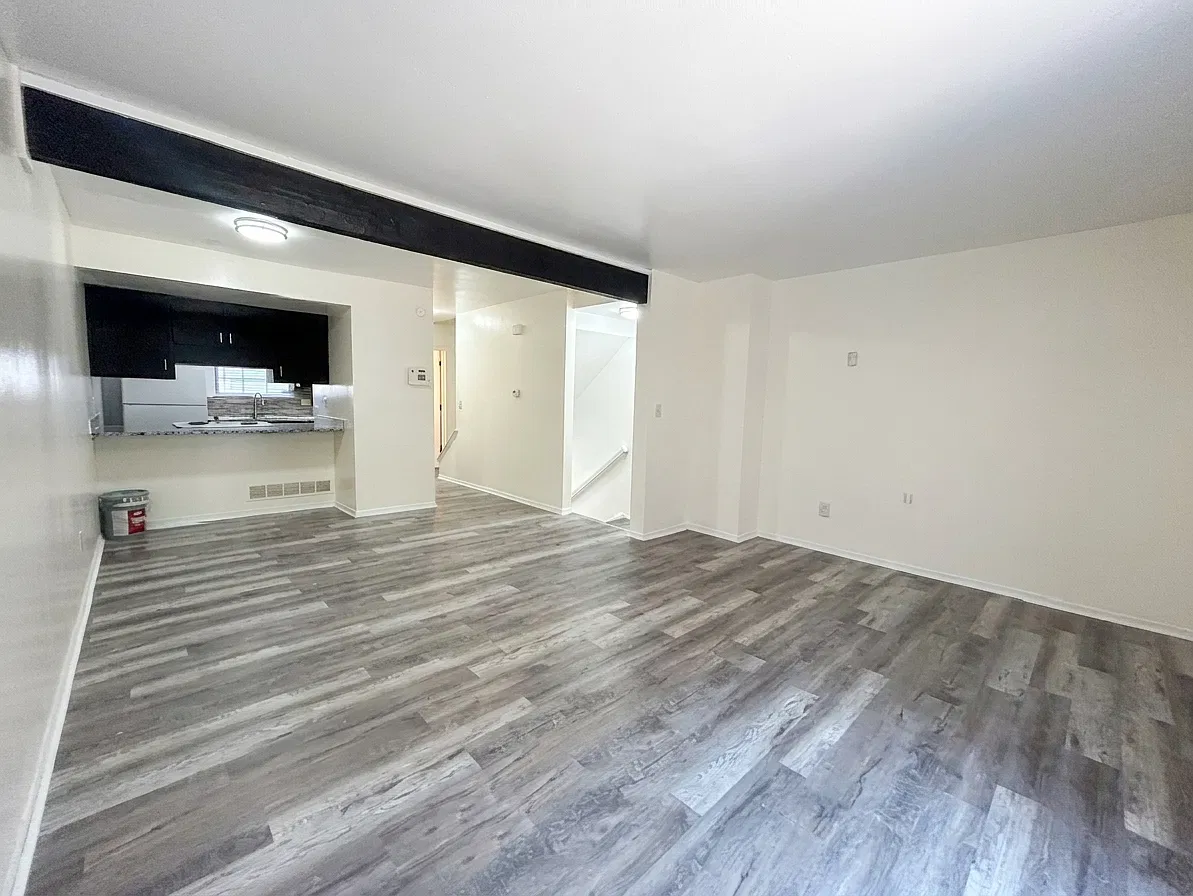 2 bed, 1.5 bath, 1050 sqft, $1,399 — Photo 2