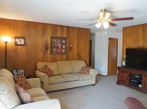 4th image of 227 Highland Terrace Dr