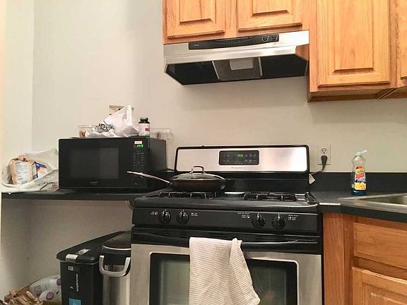 5th image of 113 E 102nd St APT 4C