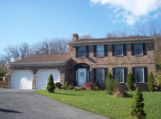 1203 Fritztown Rd, Reinholds, PA 17569