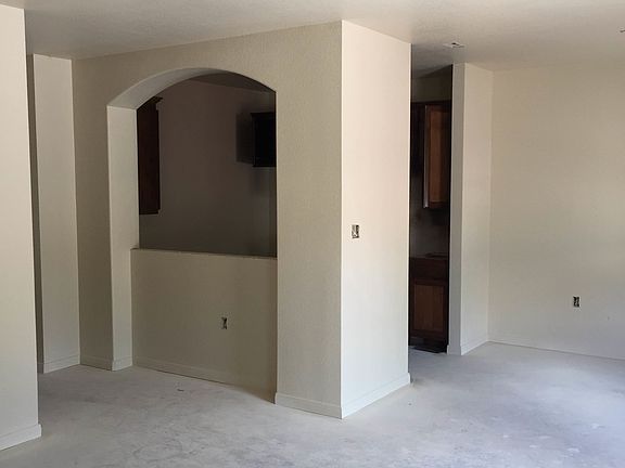 5th image of 2212 Breezy Dr