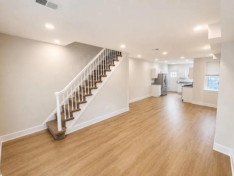 432 Bonsal St — Photo 1