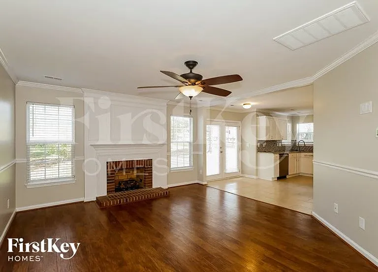 3614 Arthur St — Photo 4