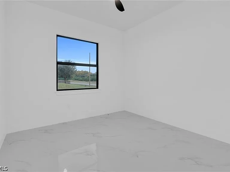 1601 Clark Ave — Photo 20