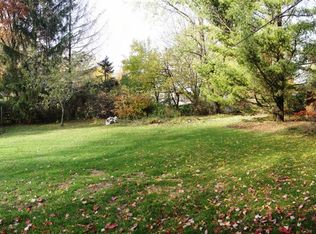 1616 Roslyn Rd, Roselle, IL 60172