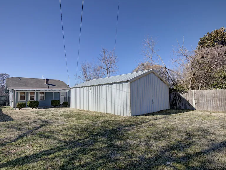 1325 S Delaware Ave — Photo 38
