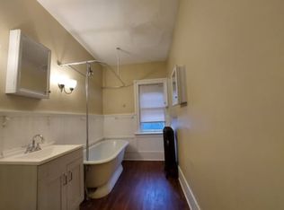 306 N Van Buren St APT 5, Bay City, MI 48708