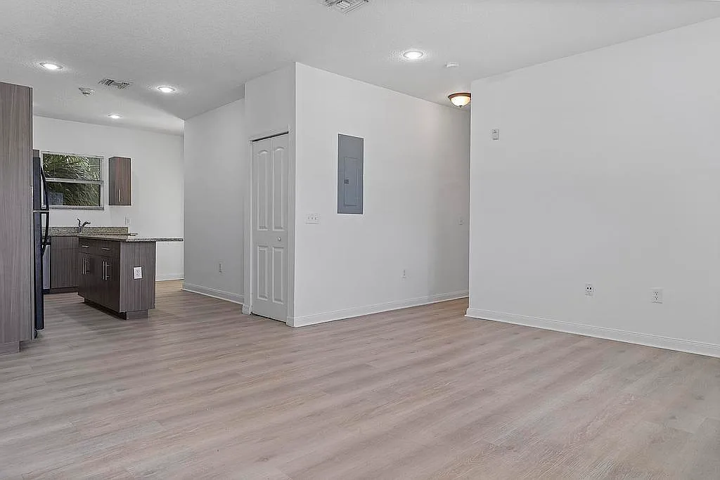 2 bed, 2.0 bath, 775 sqft, $2,200 — Photo 4