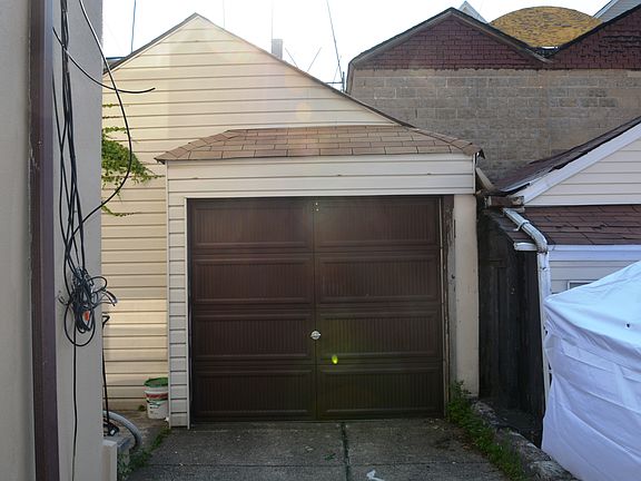 4th image of 4142 57th St