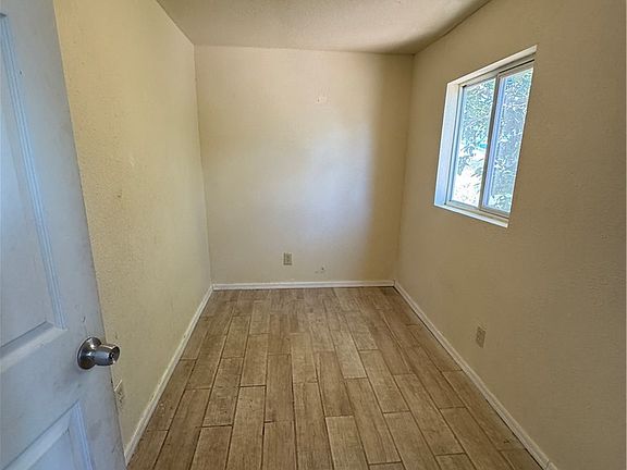 5th image of 3097 E Suffock Avenue