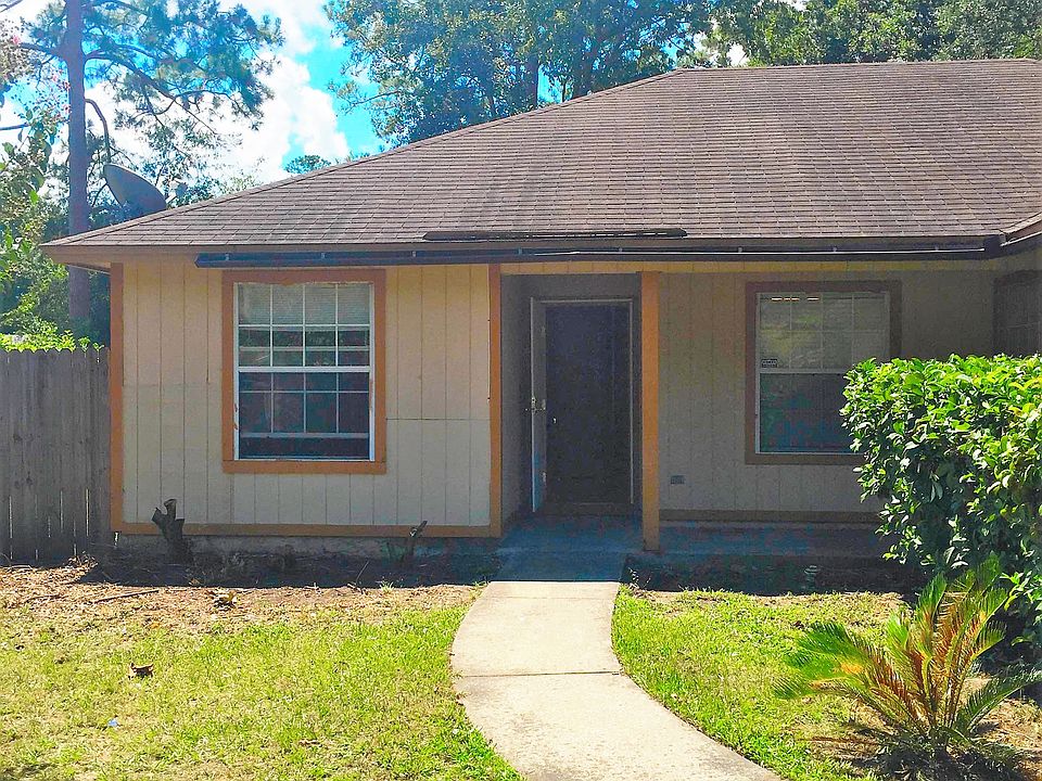 1st image of 7952 Winterwood Cir N