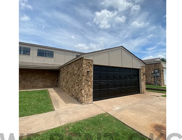 3611 Wynn Cir #1 — Photo 2