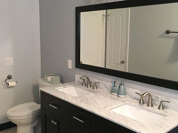 3rd image of 44 Kinnoll Hill Ct Unit 8