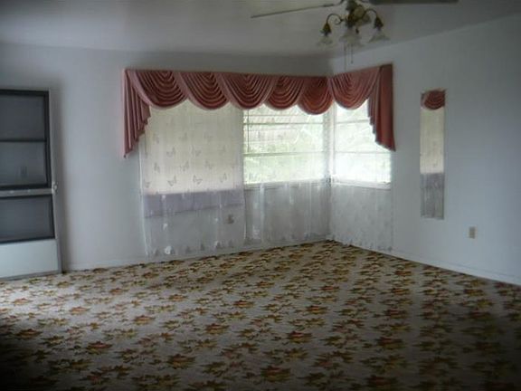 4th image of 5875 18th St N APT 10