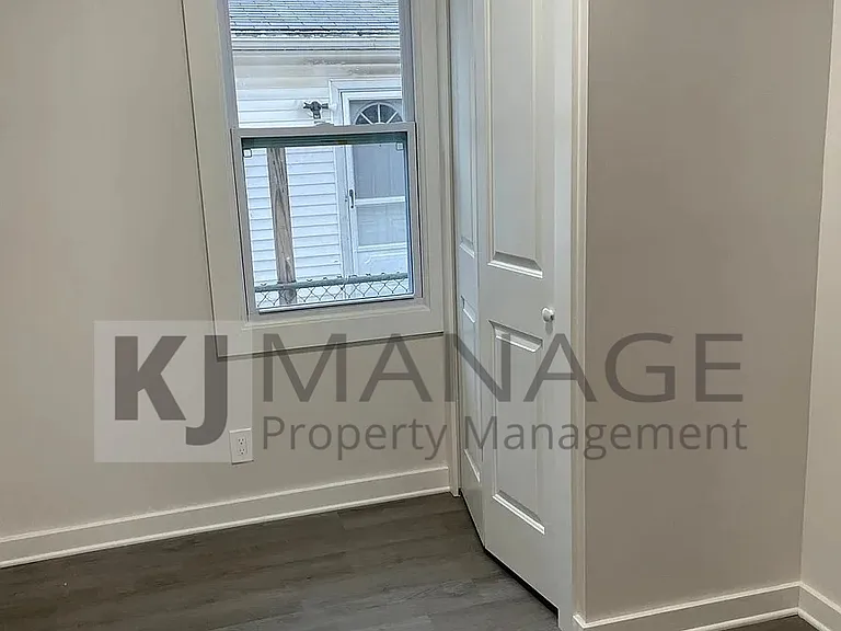 508 E Bernhard Ave — Photo 8