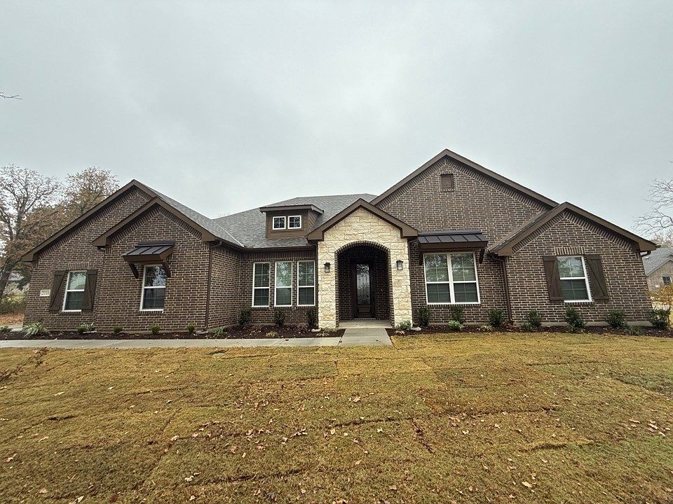1st image of 2116 Crystal Palace Blvd
