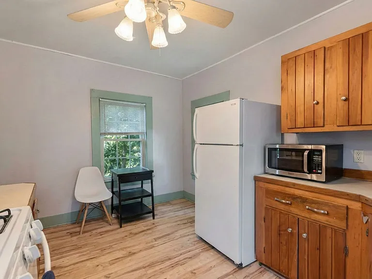 30-32 Sherman St - Lakefront Living, Right in the Heart of Burlington — Photo 13