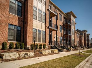 208 Campbell St #105, Valparaiso, IN 46385