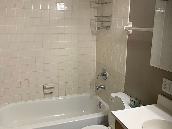 5th image of 3878 Kingsway Dr