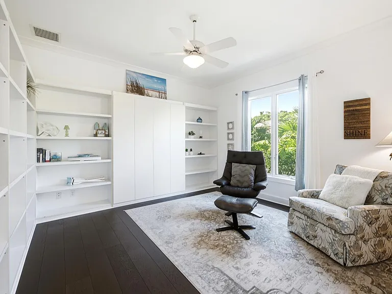 2540 Half Moon Walk — Photo 35