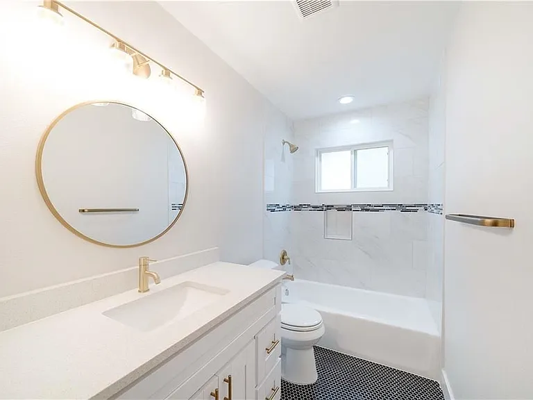 2515 Berkett Dr — Photo 18
