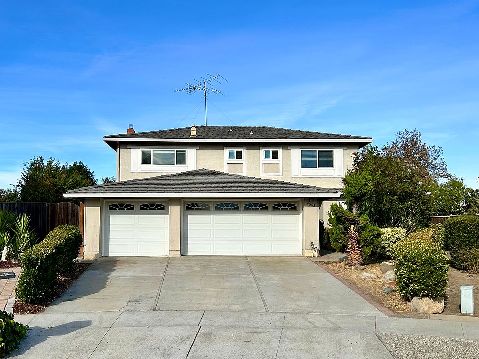 1st image of 4602 Royal Garden Pl
