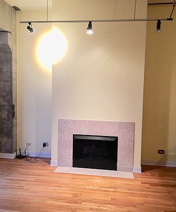 5th image of 1635 W Belmont Ave APT 411