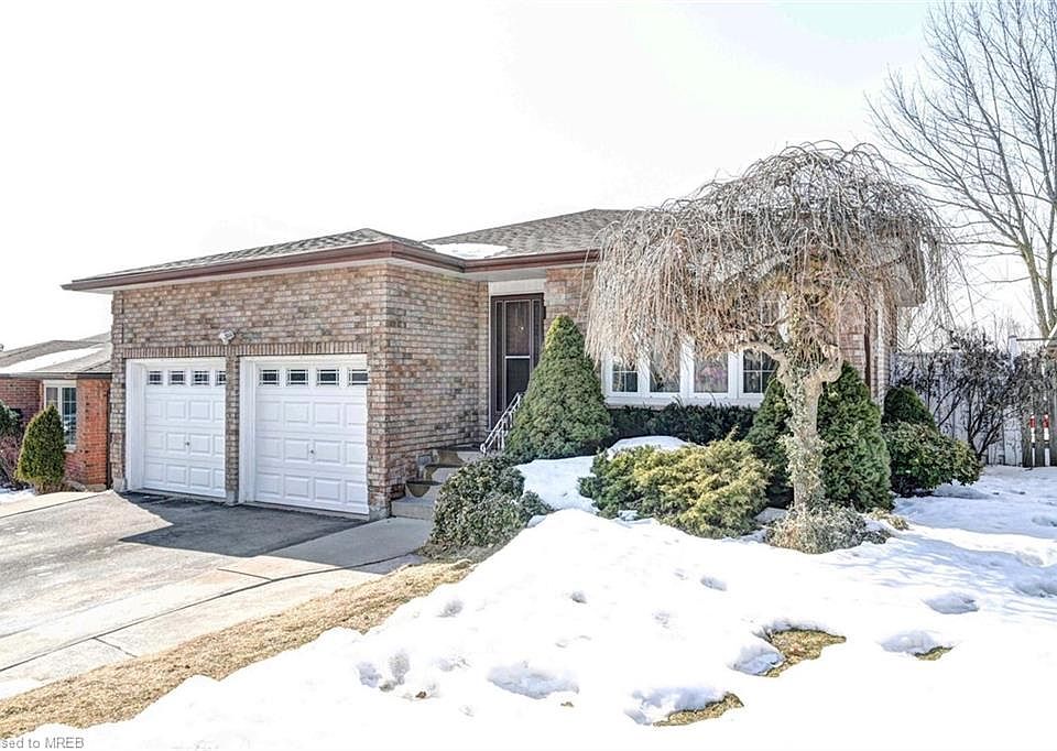 1st image of 14 Dunhill Cres