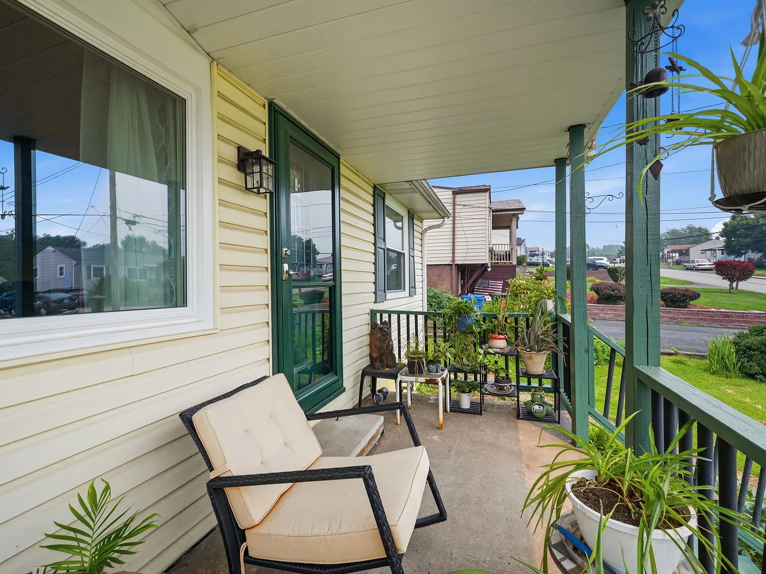 2 bed, $1,300 — Photo 2