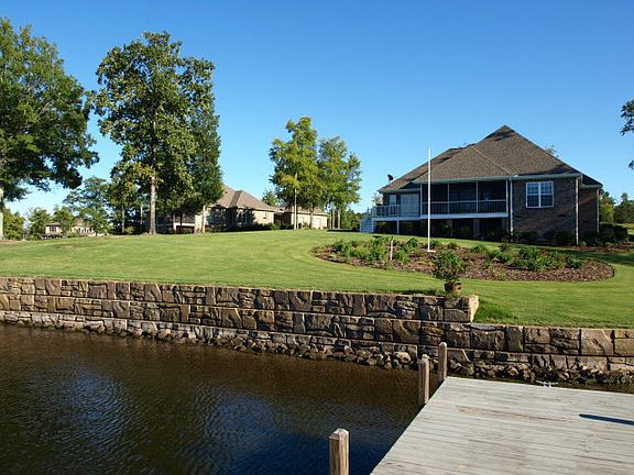 3rd image of 109 Gardenia Dr