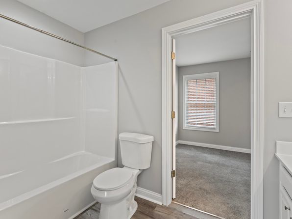 lexington-kentucky-446956486 picture