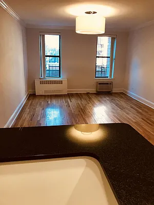 Rented by Metropolis Real Estate of Manhattan | media 15