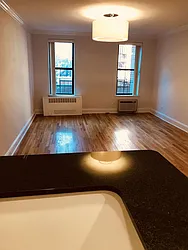 Rented by Metropolis Real Estate of Manhattan