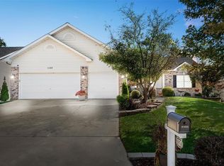 1120 Renfrew Ln S, O'Fallon, MO 63366