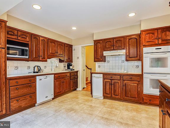 4th image of 14509 Perrywood Dr