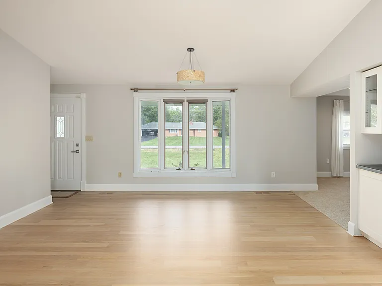4002 Harlem Rd — Photo 14