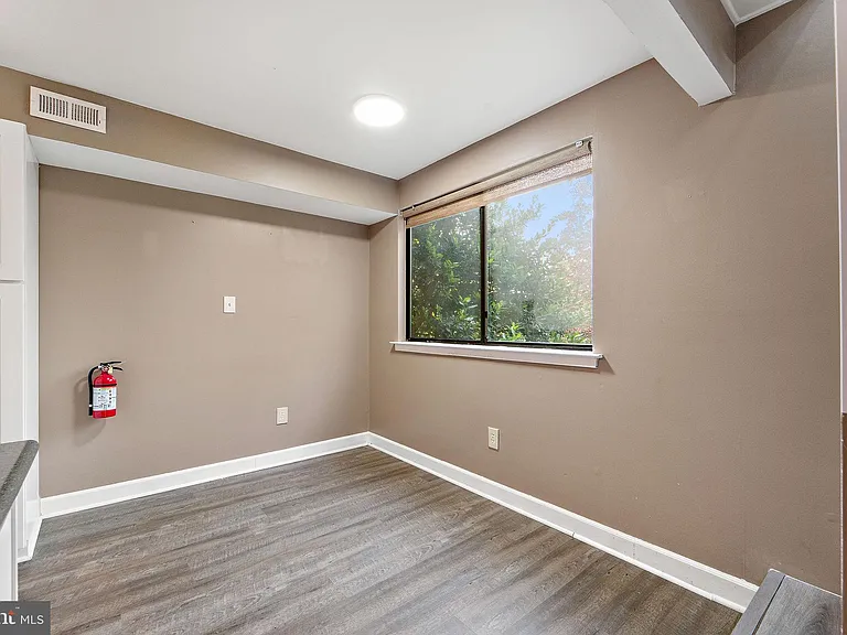 1512 Roberts Way — Photo 7