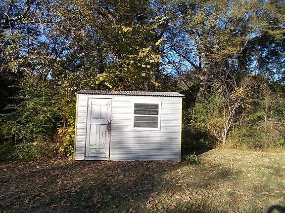 4th image of 1692 Old Highway 27