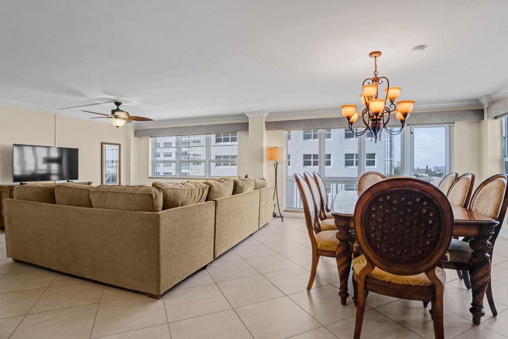 133 N Pompano Beach Boulevard, photo 8