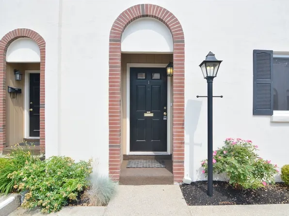 1 Charles St APT I, Reading, MA 01867