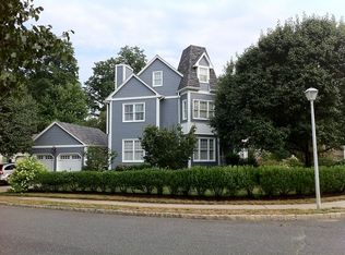 1 Sara Ct, Matawan, NJ 07747