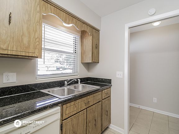 5th image of 3828 Bainbridge Ave