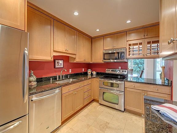 5th image of 10315 NE 16th St APT J5