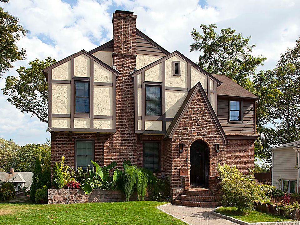 1st image of 34 Hillcrest Ave