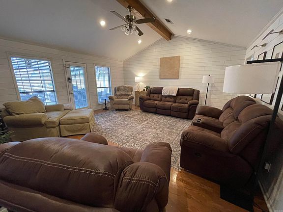 4th image of 306 Kay Dr