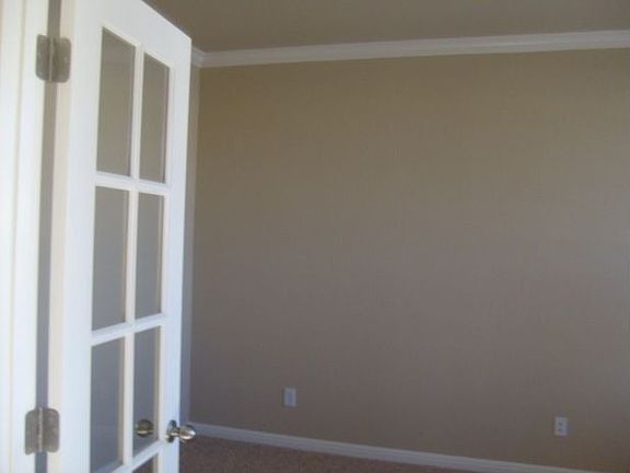 3rd image of 2200 Oak Vly