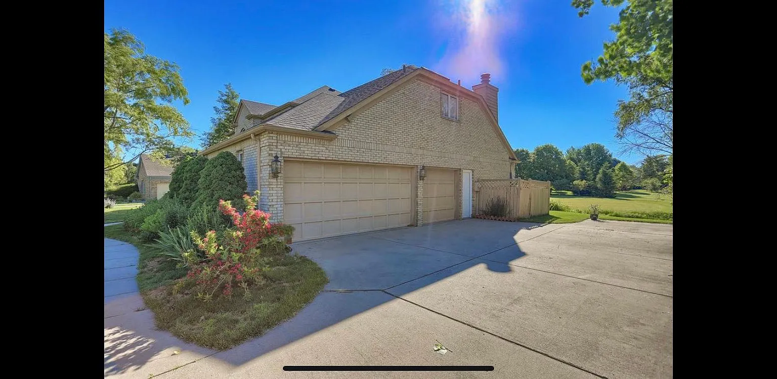 Bentbrook Dr, Champaign — Photo 3