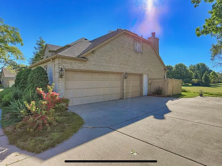 Bentbrook Dr — Photo 3