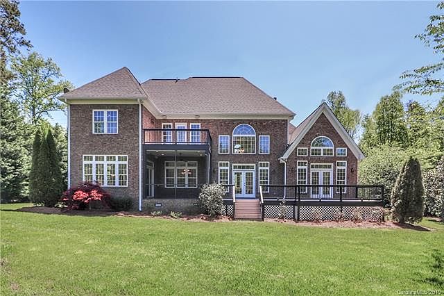 1st image of 3243 Broadmoor Dr