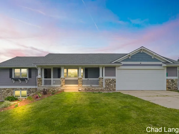 3139 34th St, Hopkins, MI 49328